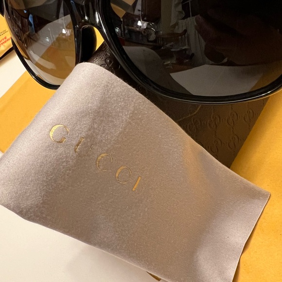 Authentic Gucci Sunnies (sunglasses), Dk Brown Lenses and Frames. Made in Italy - Picture 2 of 13